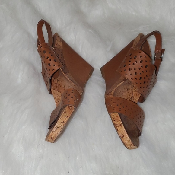 BCBGenaration Size 9. 5 B Brown Wedges - Picture 3 of 9